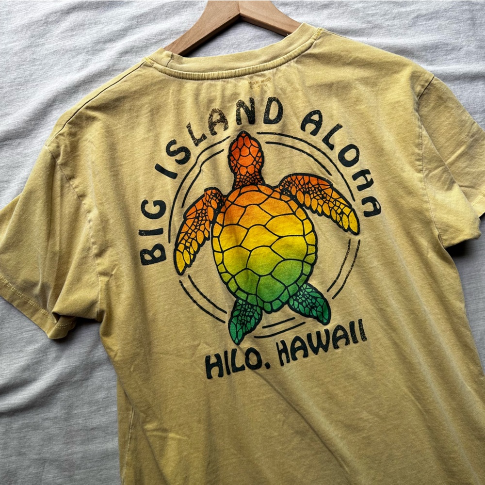 Hawaii Graphic Tee